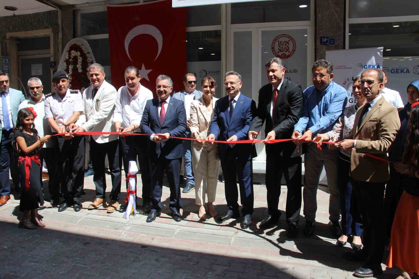 AYDIN’IN EFELER İLÇESİNDE ROMAN KADINLARI TOPLUMA KAZANDIRMAK VE EKONOMİK ÖZGÜRLÜKLERİNİ