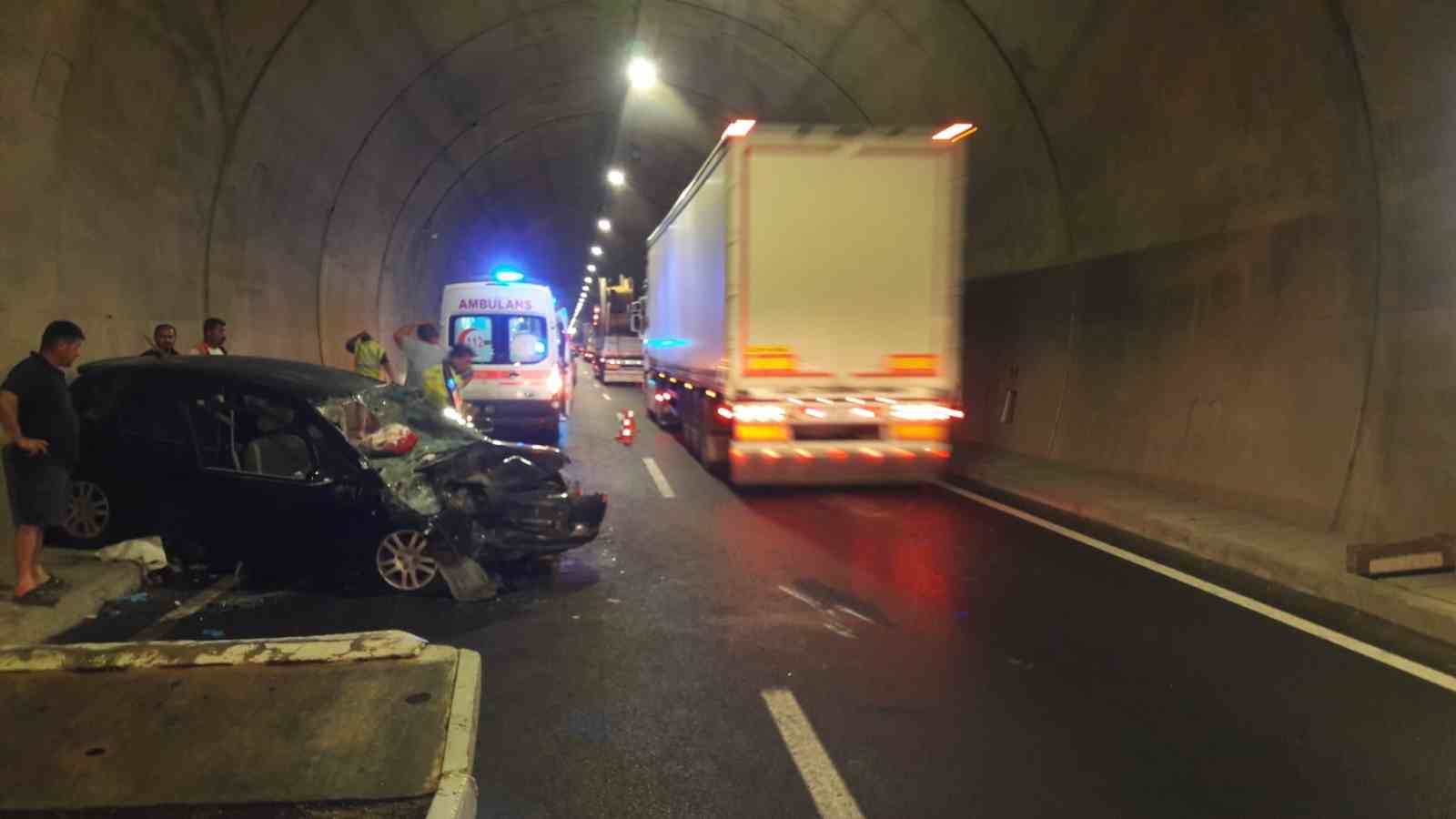 ÇANAKKALE’NİN AYVACIK İLÇESİNİN KÜÇÜKKUYU TÜNELLERİNDE MEYDANA GELEN TRAFİK KAZASINDA 1