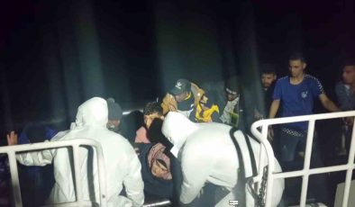Ayvalık açıklarında 33 düzensiz göçmen kurtarıldı