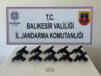 OPERASYONDA 10 TABANCA VE 8 ADET SENTETİK UYUŞTURUCU HAP ELE