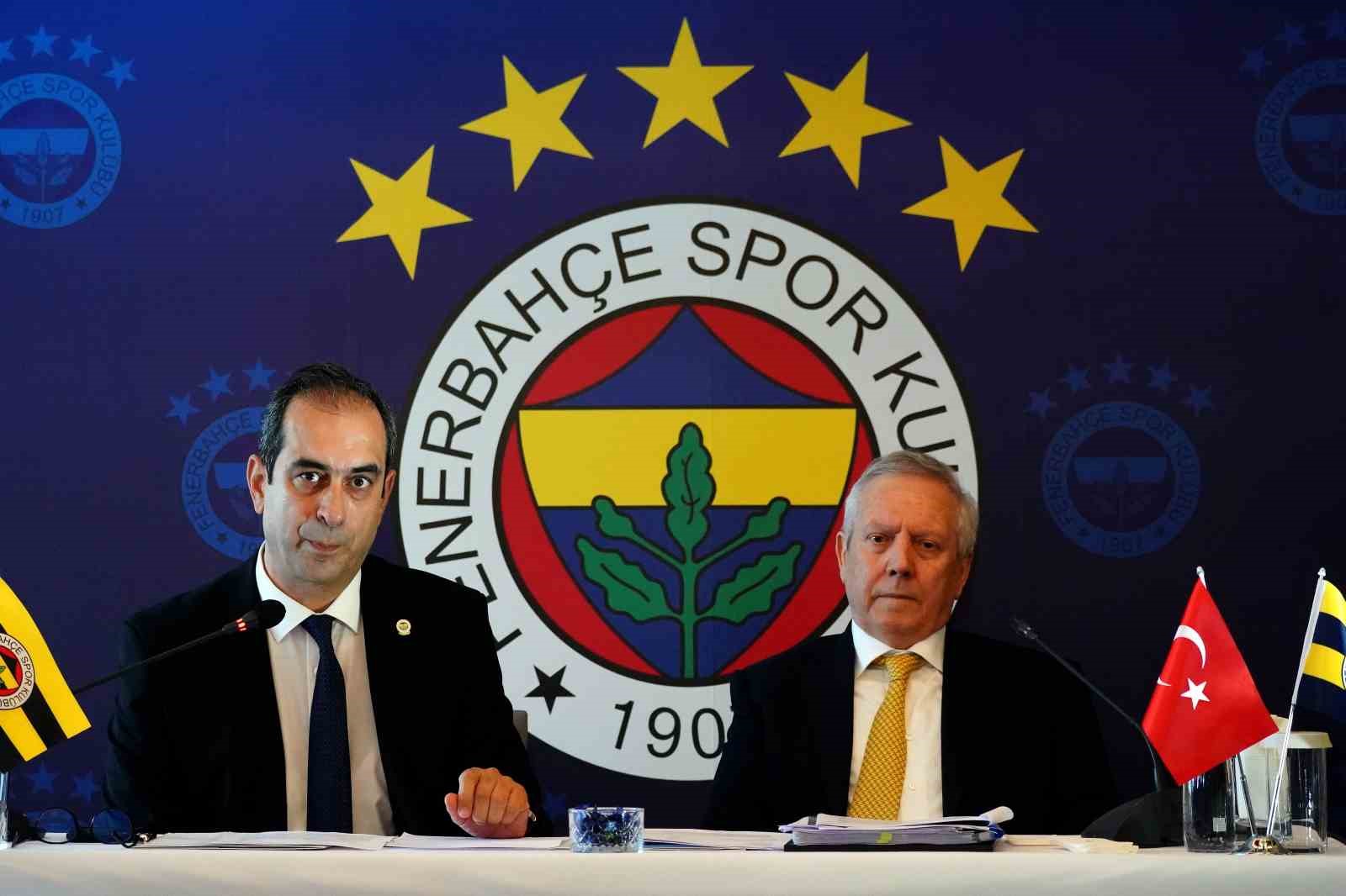 FENERBAHÇE’NİN ESKİ BAŞKANI AZİZ YILDIRIM, İSTANBUL’DA BİR OTELDE BASIN TOPLANTISI