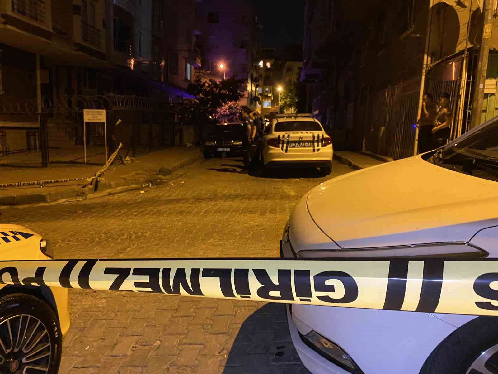 BAHÇELİEVLER’DE BİNA GİRİŞİNDE SİLAHLI SALDIRI: 1 AĞIR YARALI