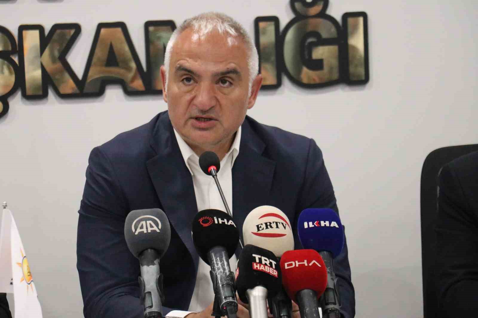 AK PARTİ İL BAŞKANLIĞINI ZİYARET EDEN KÜLTÜR VE TURİZM BAKANI