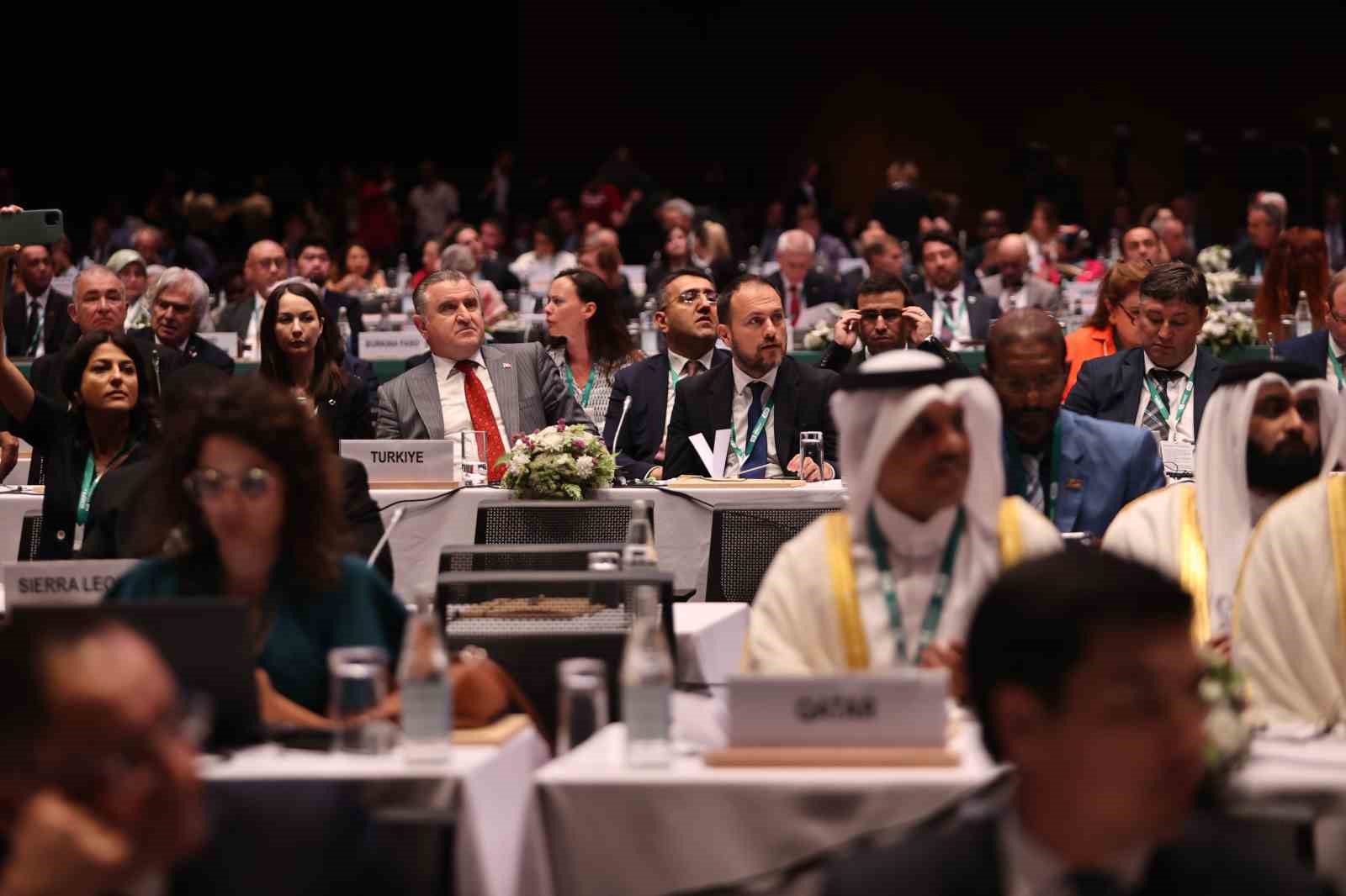 BAKAN OSMAN AŞKIN BAK, 'BEDEN EĞİTİMİ VE SPORDAN SORUMLU BAKANLAR