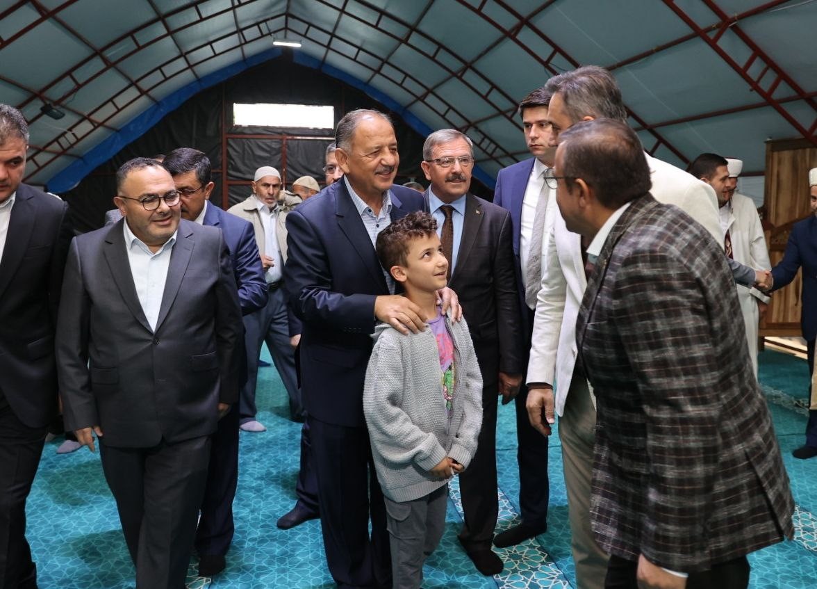ÇEVRE, ŞEHİRCİLİK VE İKLİM DEĞİŞİKLİĞİ BAKANI MEHMET ÖZHASEKİ, KURBAN BAYRAMI’NIN