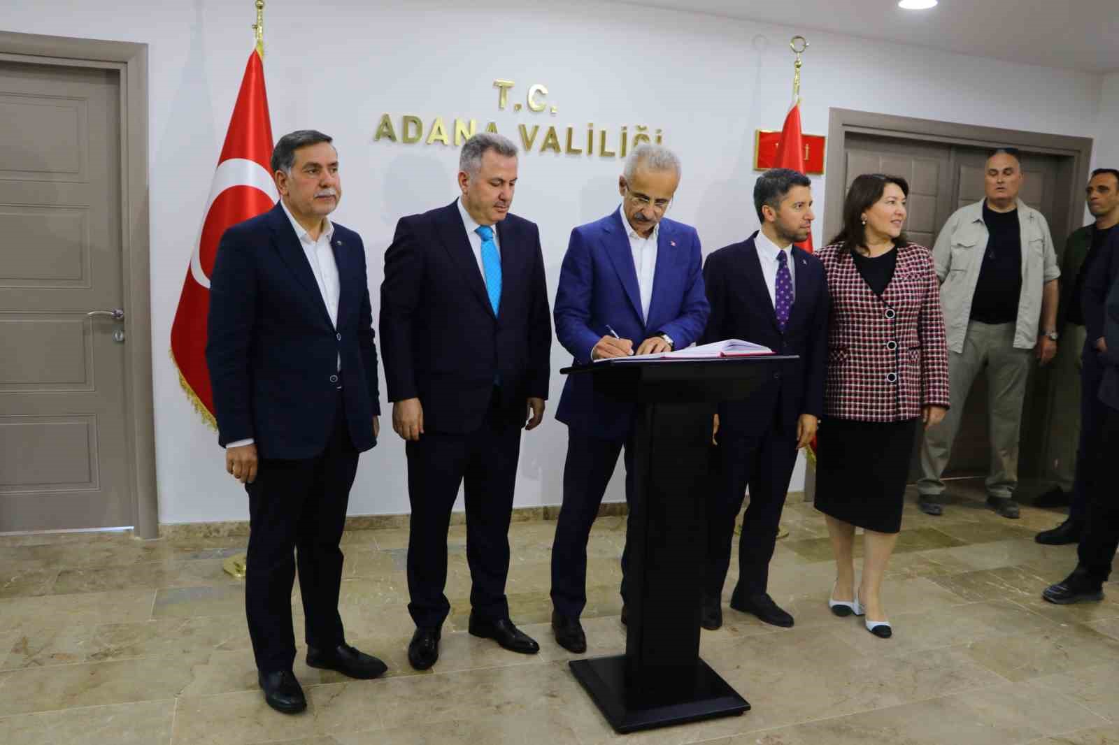 ULAŞTIRMA VE ALTYAPI BAKANI ABDÜLKADİR URALOĞLU, ADANA VALİLİĞİ’NDE İL KOORDİNASYON