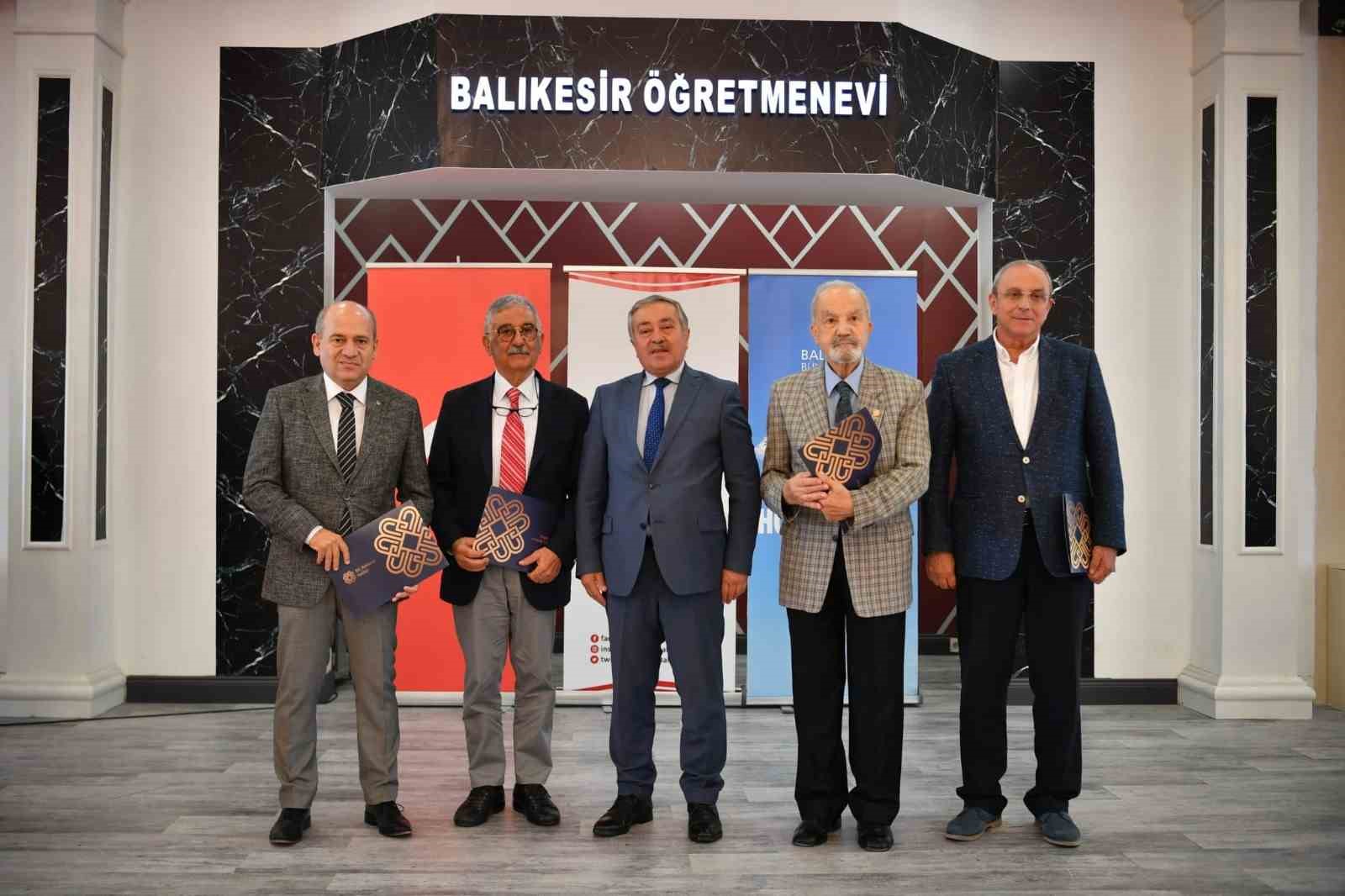 EDREMİT TİCARET ODASI BAŞKANI ÇETİN, ETO ADINA DÜZENLENEN TEŞEKKÜR BELGESİNİ