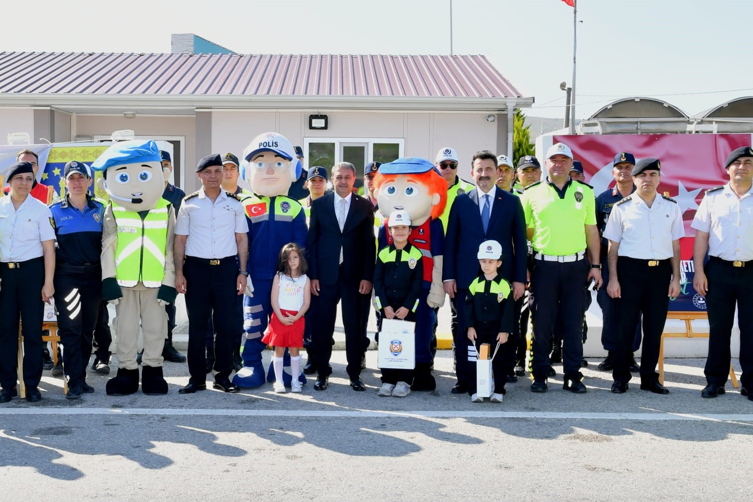 BALIKESİR VALİSİ HASAN ŞILDAK YOL KONTROLLÜNE KATILDI