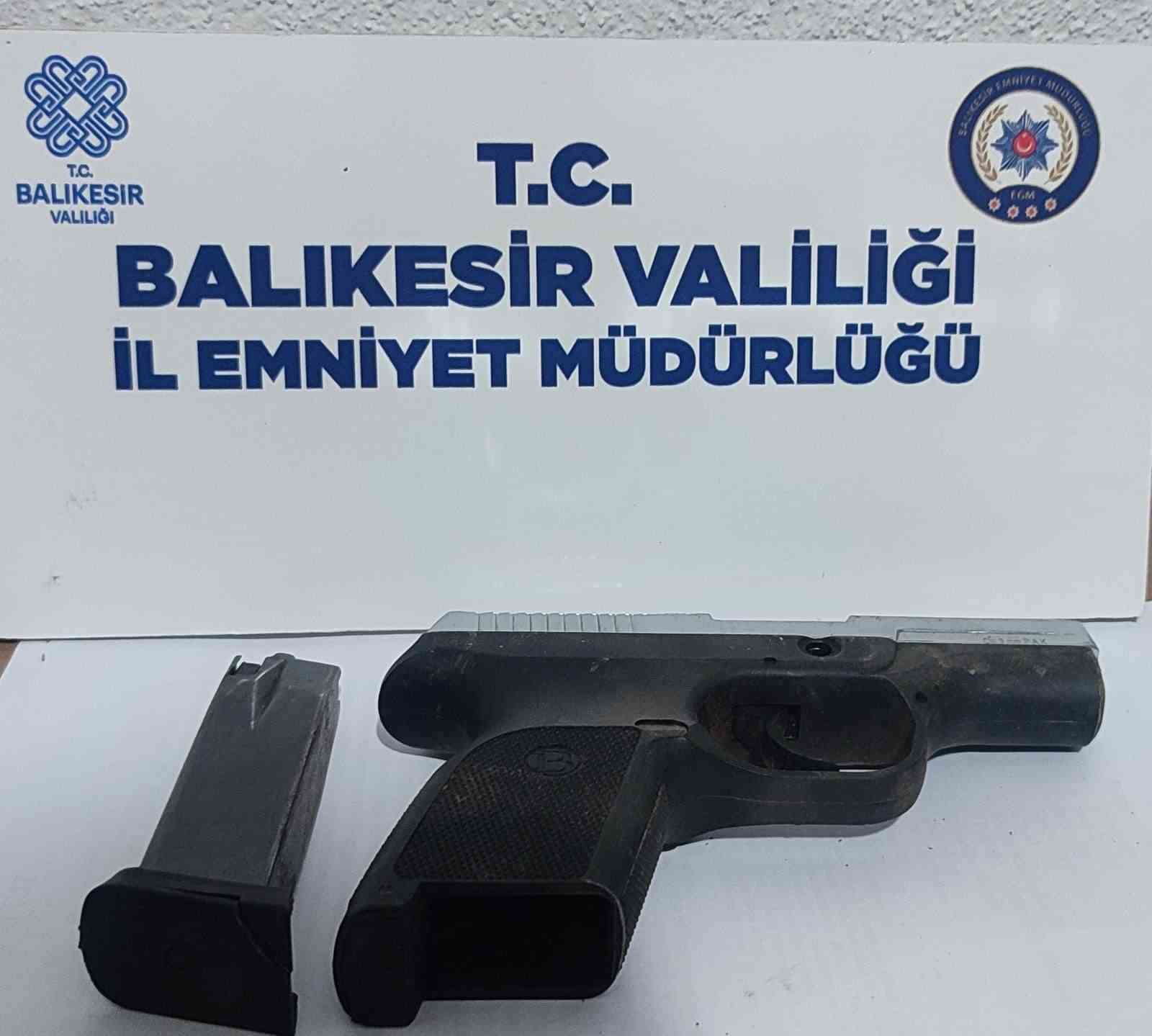 BALIKESİR'DE 124 ARANAN ŞAHISTAN, 63'Ü TUTUKLANDI