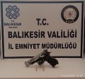 BALIKESİR'DE ASAYİŞ POLİSLERİ İL GENELİNDE YAPTIKLARI OPERASYONLARDA ÇEŞİTLİ SUÇLARDAN ARANAN