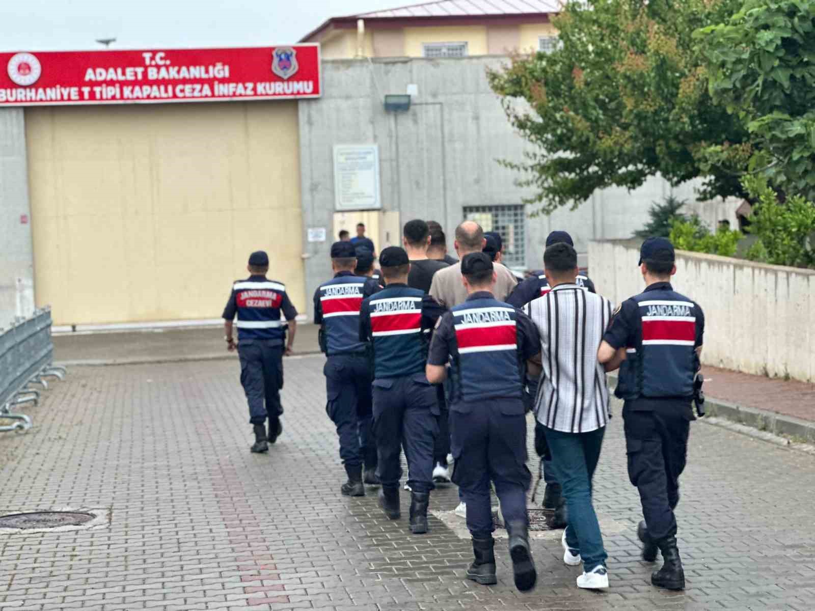 ZANLILAR CEZAEVİNE TESLİM EDİLDİ