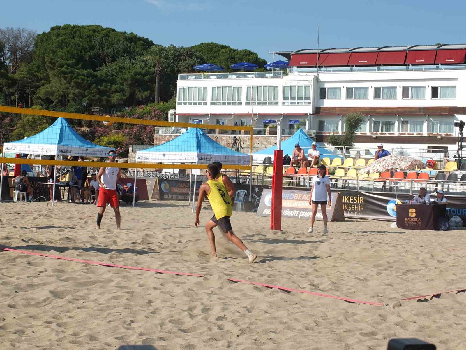 BURHANİYE'DE ULUSLARARASI PLAJ VOLEYBOLU KARŞILAŞMALARI BAŞLADI