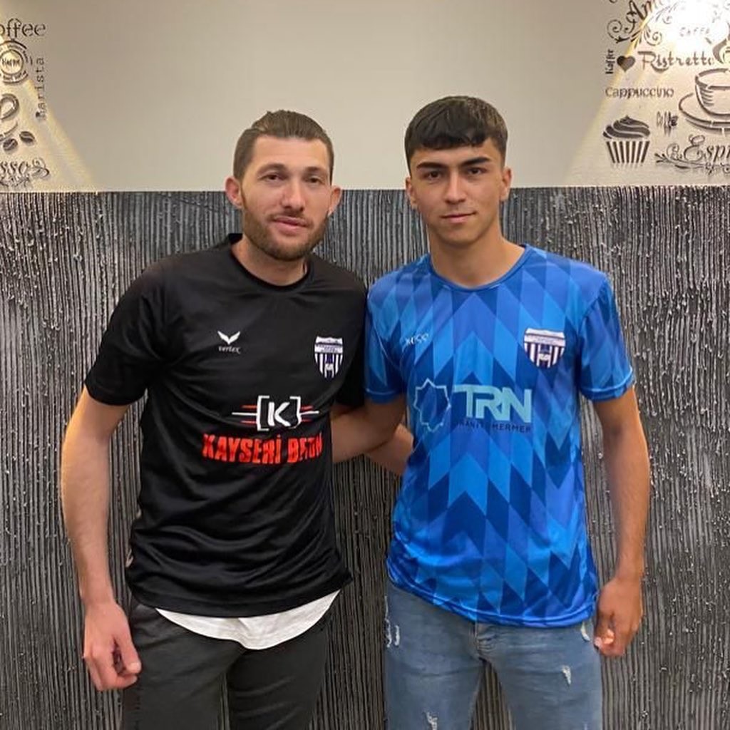 BAŞAKPINARSPOR YENİ SEZON HAZIRLIKLARI ÇERÇEVESİNDE TRANSFERDE HIZ KESMİYOR.
