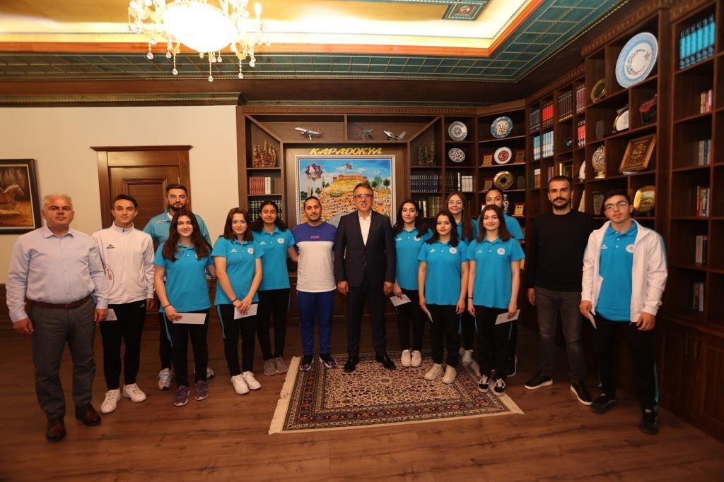 NEVŞEHİR BELEDİYE BAŞKANI DR. MEHMET SAVRAN, ATLETİZM, SU TOPU VE