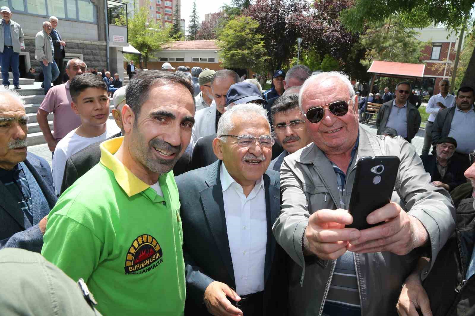 KAYSERİ BÜYÜKŞEHİR BELEDİYE BAŞKANI DR. MEMDUH BÜYÜKKILIÇ, İLDEM BÖLGESİNDEKİ ESNAFI