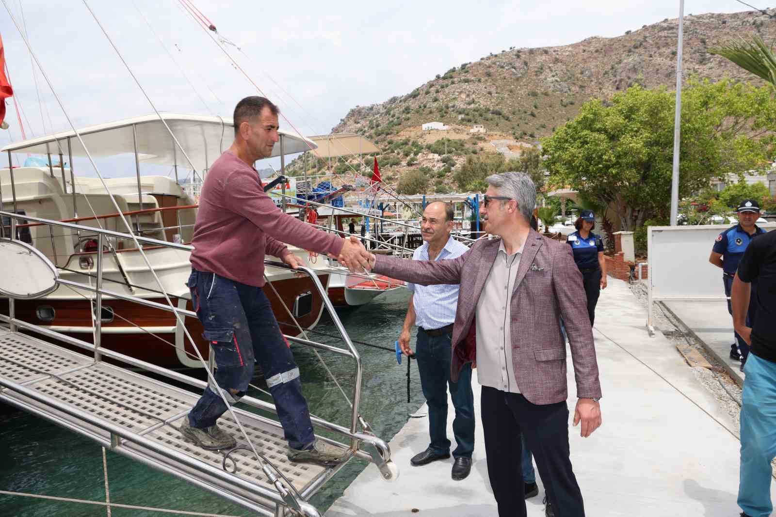 SELİMİYE VE BOZBURUN’DA İNCELEMELERDE BULUNAN MARMARİS BELEDİYE BAŞKANI MEHMET OKTAY,