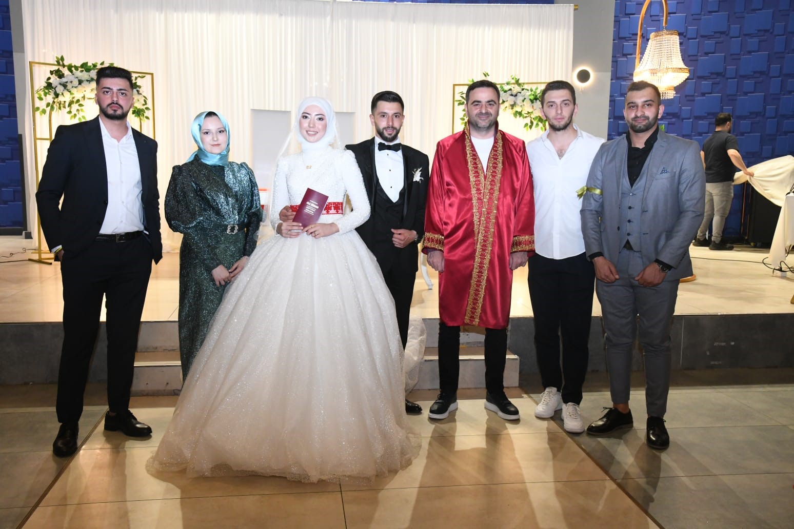 BAŞİSKELE BELEDİYE BAŞKANI YASİN ÖZLÜ, TÜRKİYE YÜZYILI'NIN İLK NİKAHLARINI KIYDI.
