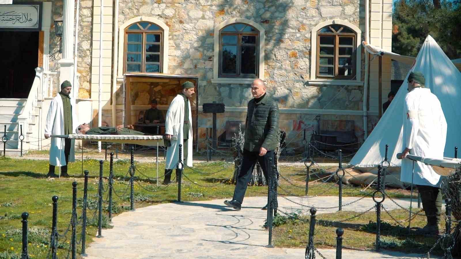 DÜZCE BELEDİYE BAŞKANI DR. FARUK ÖZLÜ, TÜRK EDEBİYATININ ÖNDE GELEN