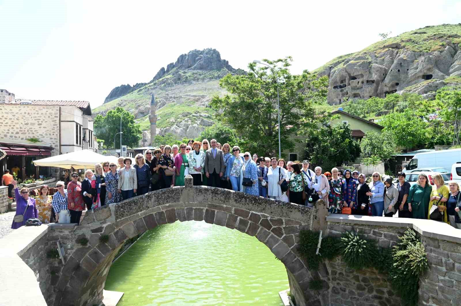 KONYA'NIN MERKEZ SELÇUKLU İLÇE BELEDİYE BAŞKANI AHMET PEKYATIRMACI, SARAYBOSNA MEVLEVİHANE'SİNDE