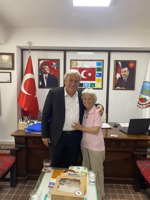 OSMANELİ BELEDİYE BAŞKANI MÜNÜR ŞAHİN’E, ORTAOKUL ÖĞRETMENİNDEN SÜRPRİZ ZİYARET