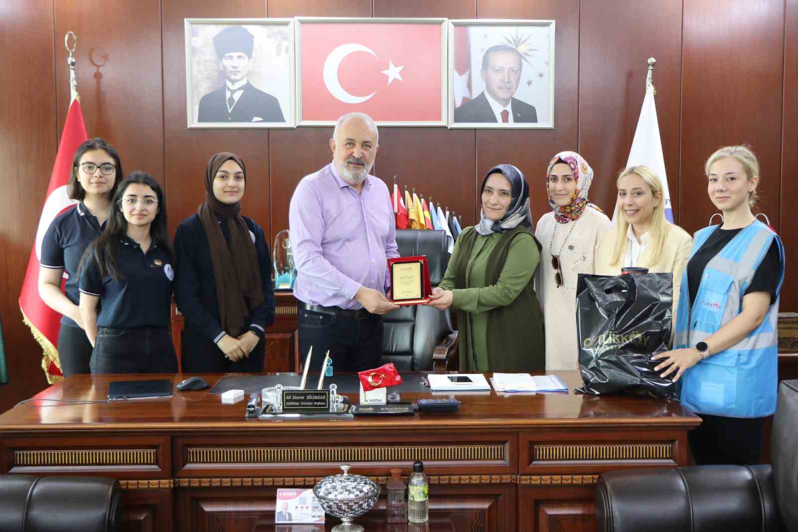 ÇİFTLİKKÖY BELEDİYE BAŞKANI ALİ MURAT SİLPAGAR OKULLAR ARASI ATIK PİL