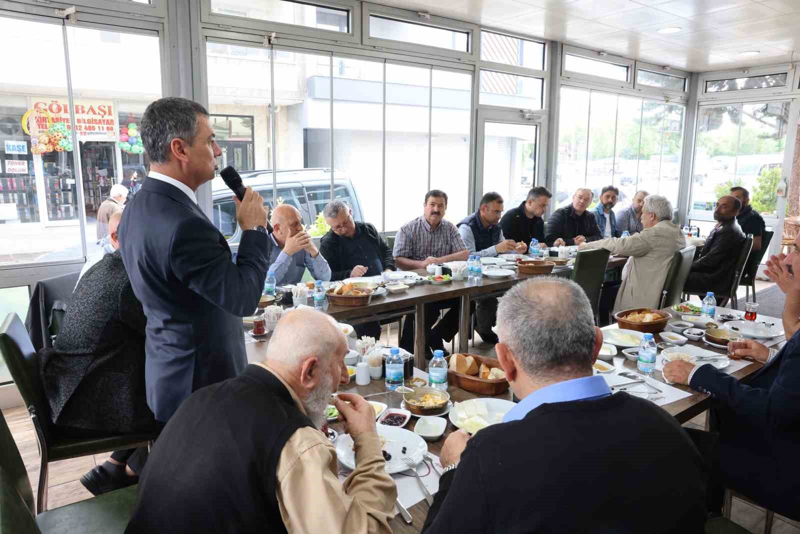 ANKARA GÖLBAŞI BELEDİYE BAŞKANI RAMAZAN ŞİMŞEK, YEREL ESNAFLA KAHVALTIDA BİR