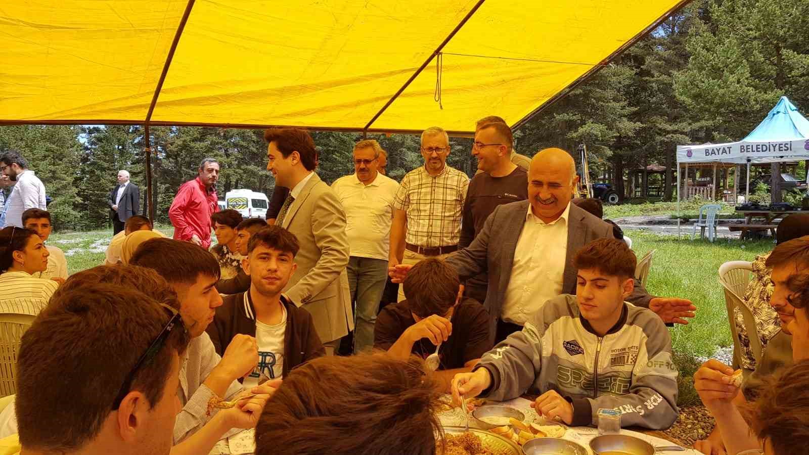 ÇORUM’UN BAYAT BELEDİYESİ TARAFINDAN DÜZENLENEN 2. GELENEKSEL BAYAT BAHAR ŞENLİĞİ
