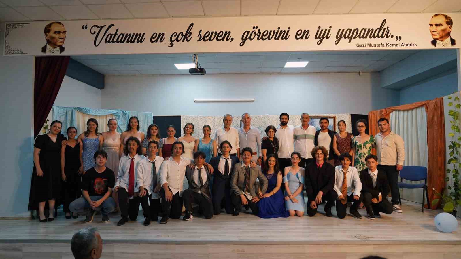 ORTACA İLÇESİNDE YUNUS EMRE ANADOLU LİSESİ VE ORTACA ANADOLU LİSESİ