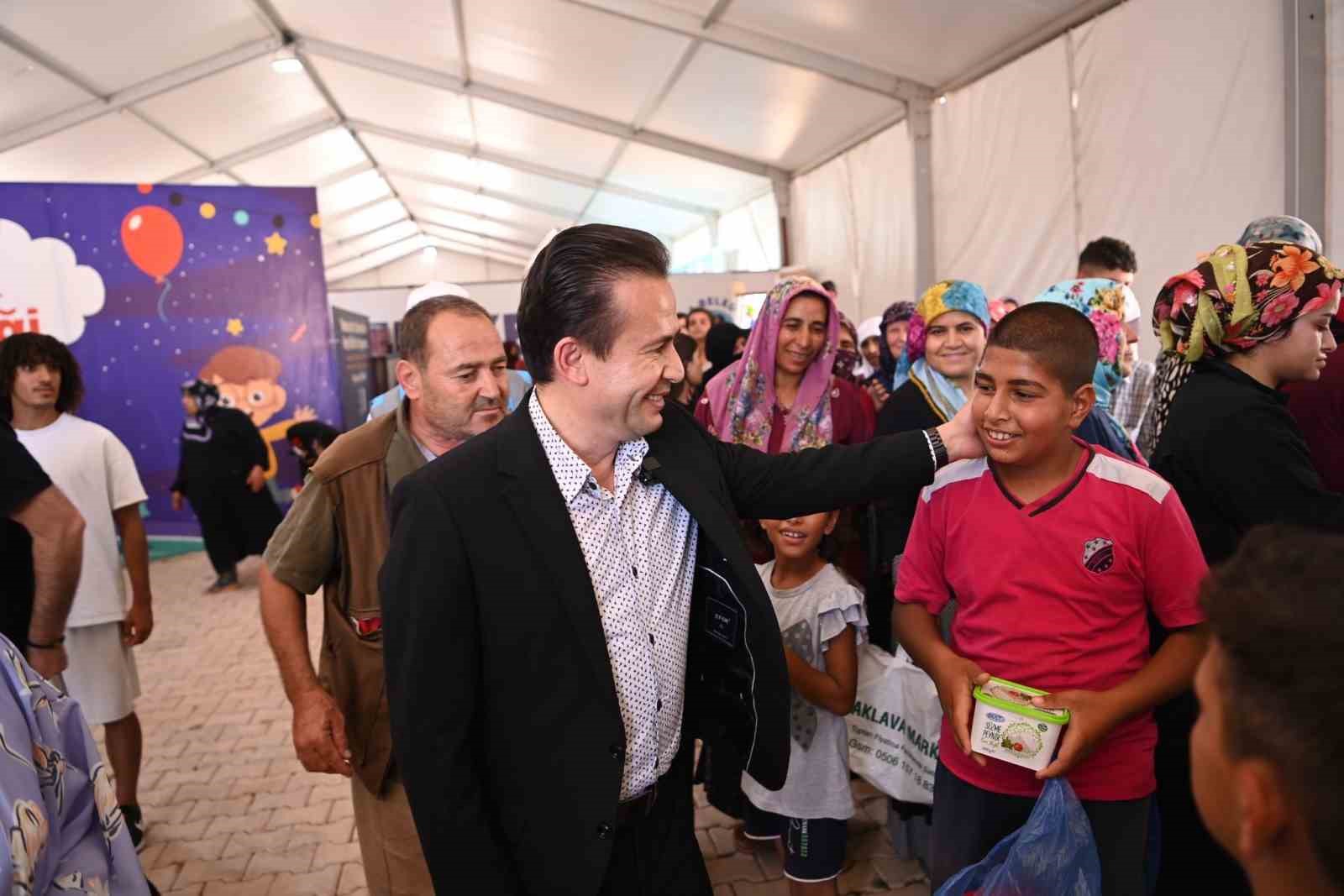 TUZLA BELEDİYESİ TARAFINDAN KURULAN 3 AYRI KONTEYNER KENTTE 250 AİLE