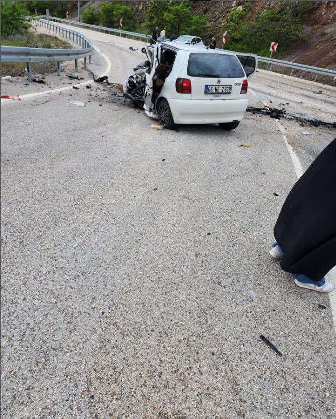 BAŞKENTTE FECİ KAZA: 1’İ ÇOCUK 3 KİŞİ HAYATINI KAYBETTİ, 4