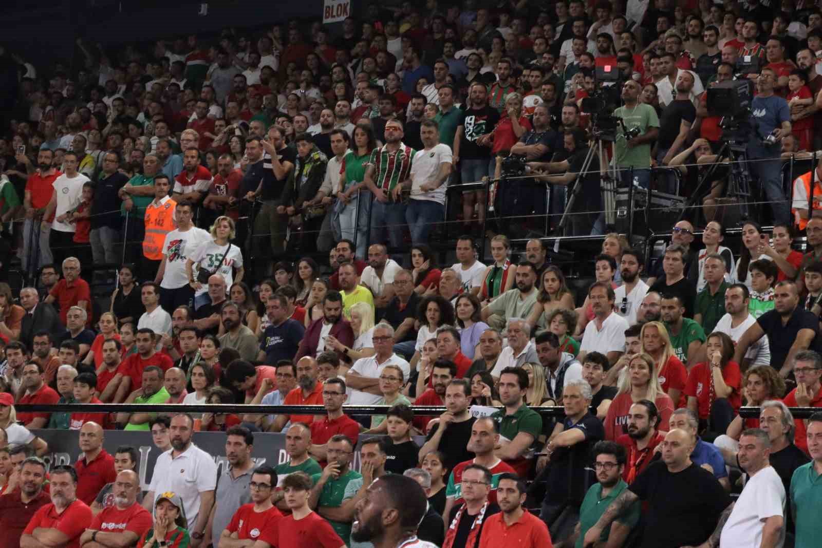 PINAR KARŞIYAKA, TÜRKİYE SİGORTA BASKETBOL SÜPER LİGİ PLAY-OFF YARI FİNAL