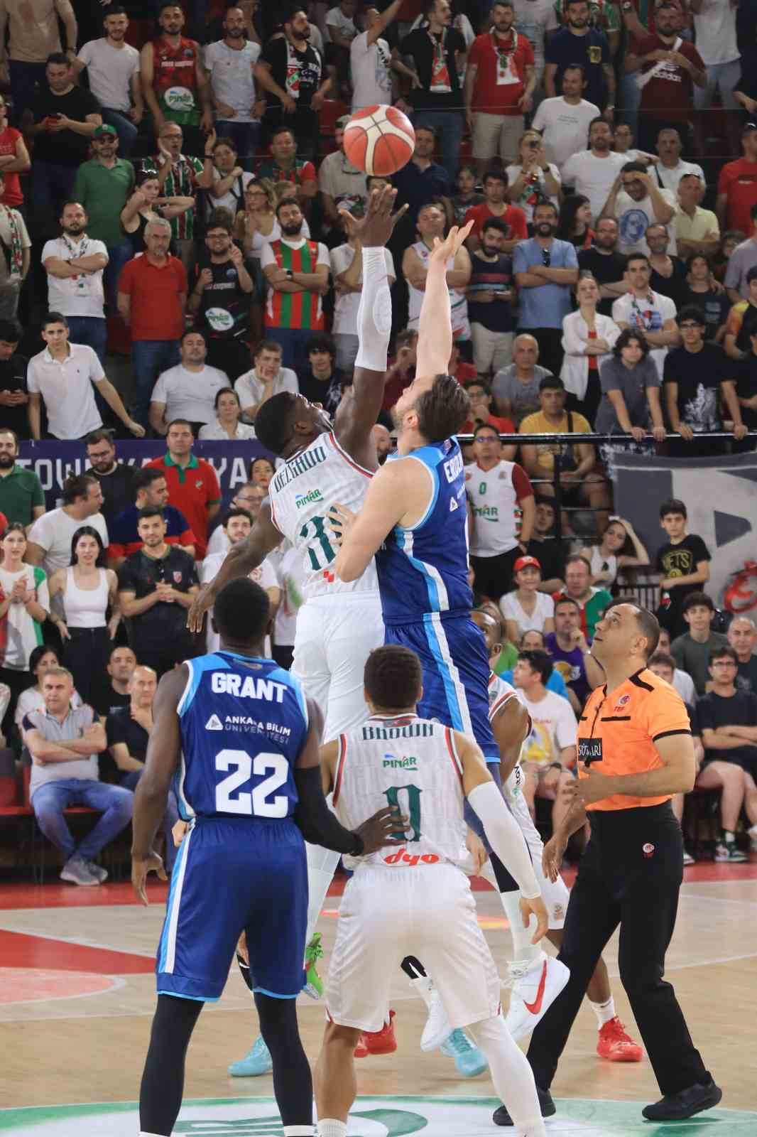 TÜRKİYE SİGORTA BASKETBOL SÜPER LİGİ'NDE ANADOLU EFES İLE PINAR KARŞIYAKA