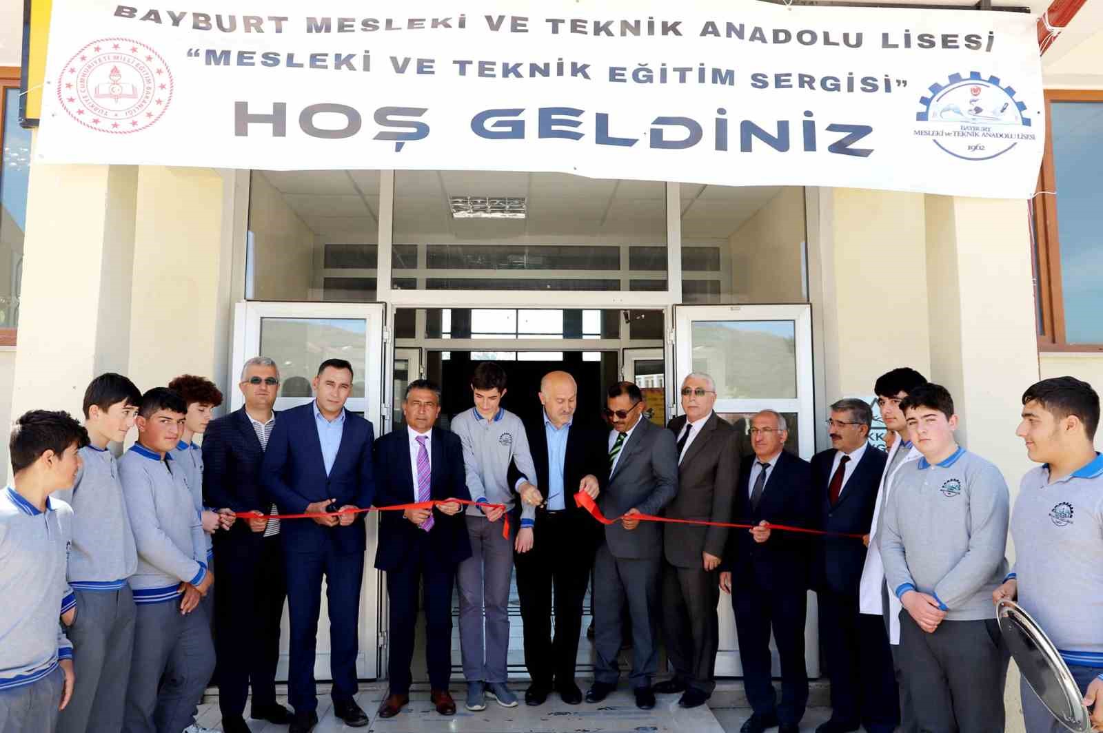 BAYBURT’TA GELENEKSEL YILSONU MESLEKİ TANITIM ETKİNLİKLERİ