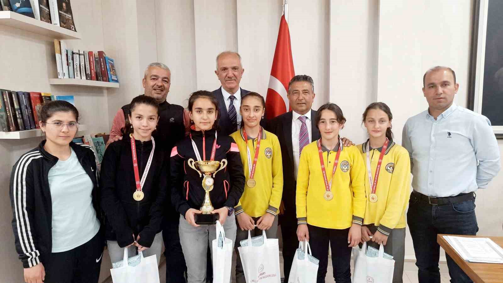 BAYBURT’UN BADMİNTON BAŞARISI