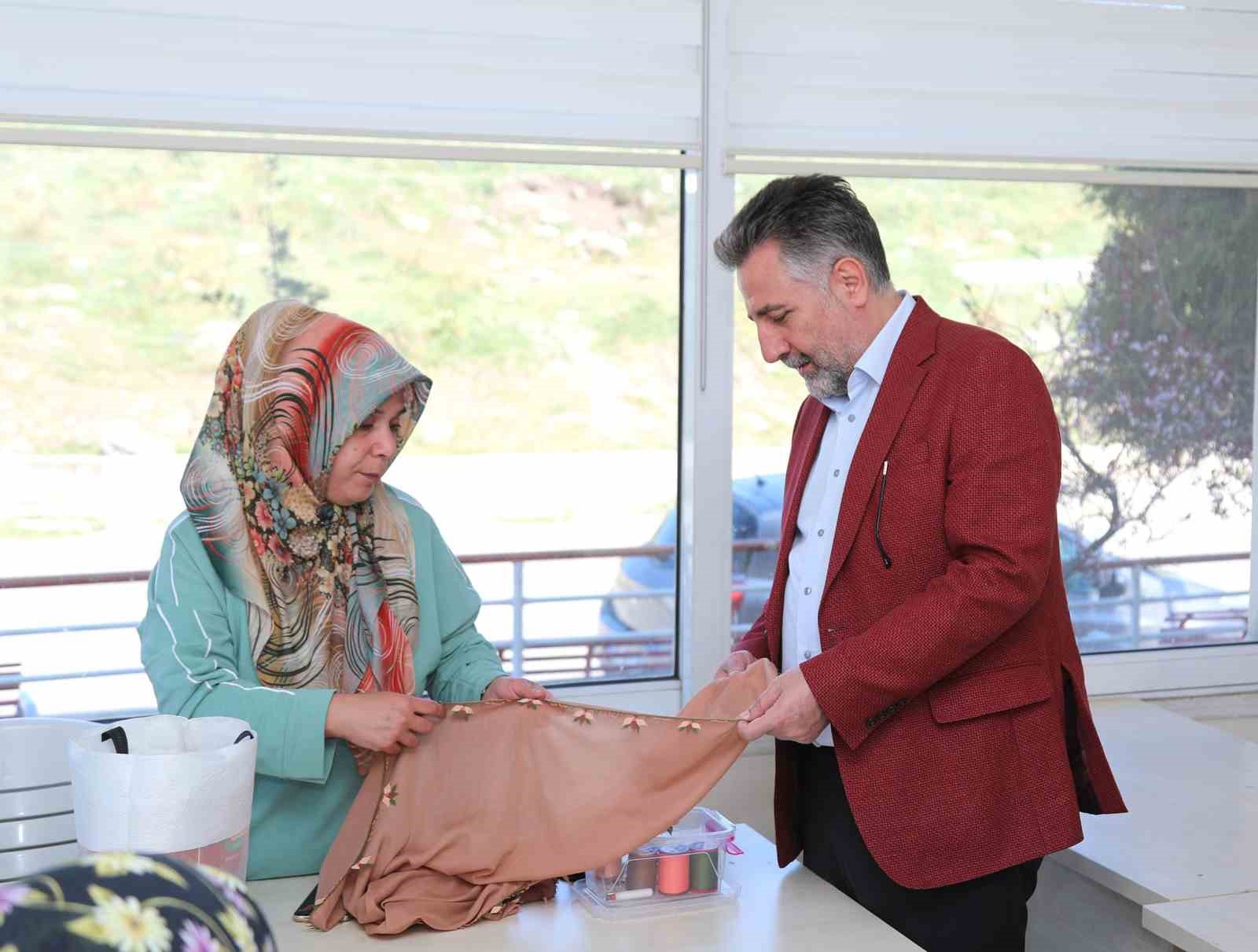 BAYRAKLI BELEDİYESİ VE HALK EĞİTİM MERKEZİ İŞ BİRLİĞİYLE AÇILAN BECERİ