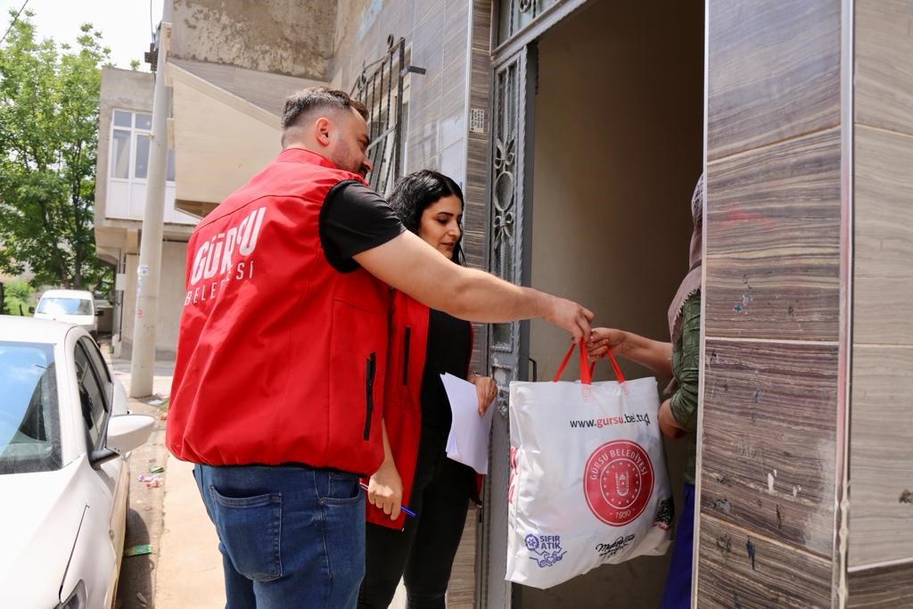 GÜRSU BELEDİYESİ SOSYAL YARDIM İŞLERİ MÜDÜRLÜĞÜ KURBAN BAYRAMI ÖNCESİNDE BAYRAMLIKLARI