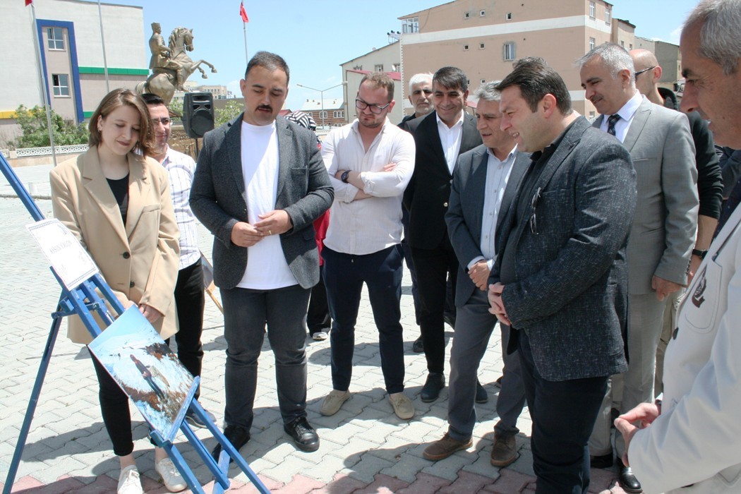 MUŞ’UN BULANIK İLÇE MİLLİ EĞİTİM MÜDÜRLÜĞÜ VE BULANIK ANADOLU LİSESİNİN