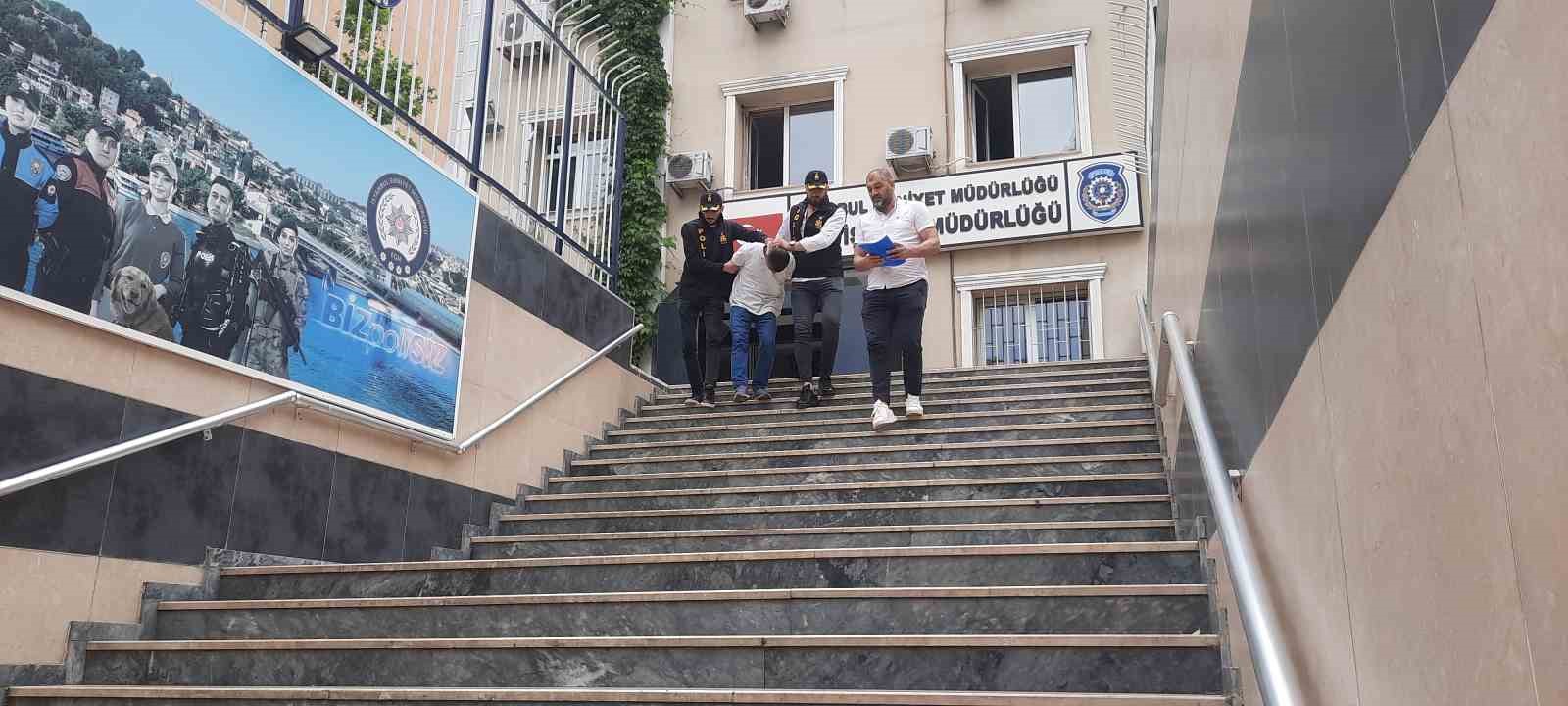 BEYOĞLU’NDA BIÇAKLANARAK ÖLDÜRÜLEN RUS TURİSTİN KATİL ZANLISI YAKALANDI. ŞÜPHELİ, EMNİYETTEKİ