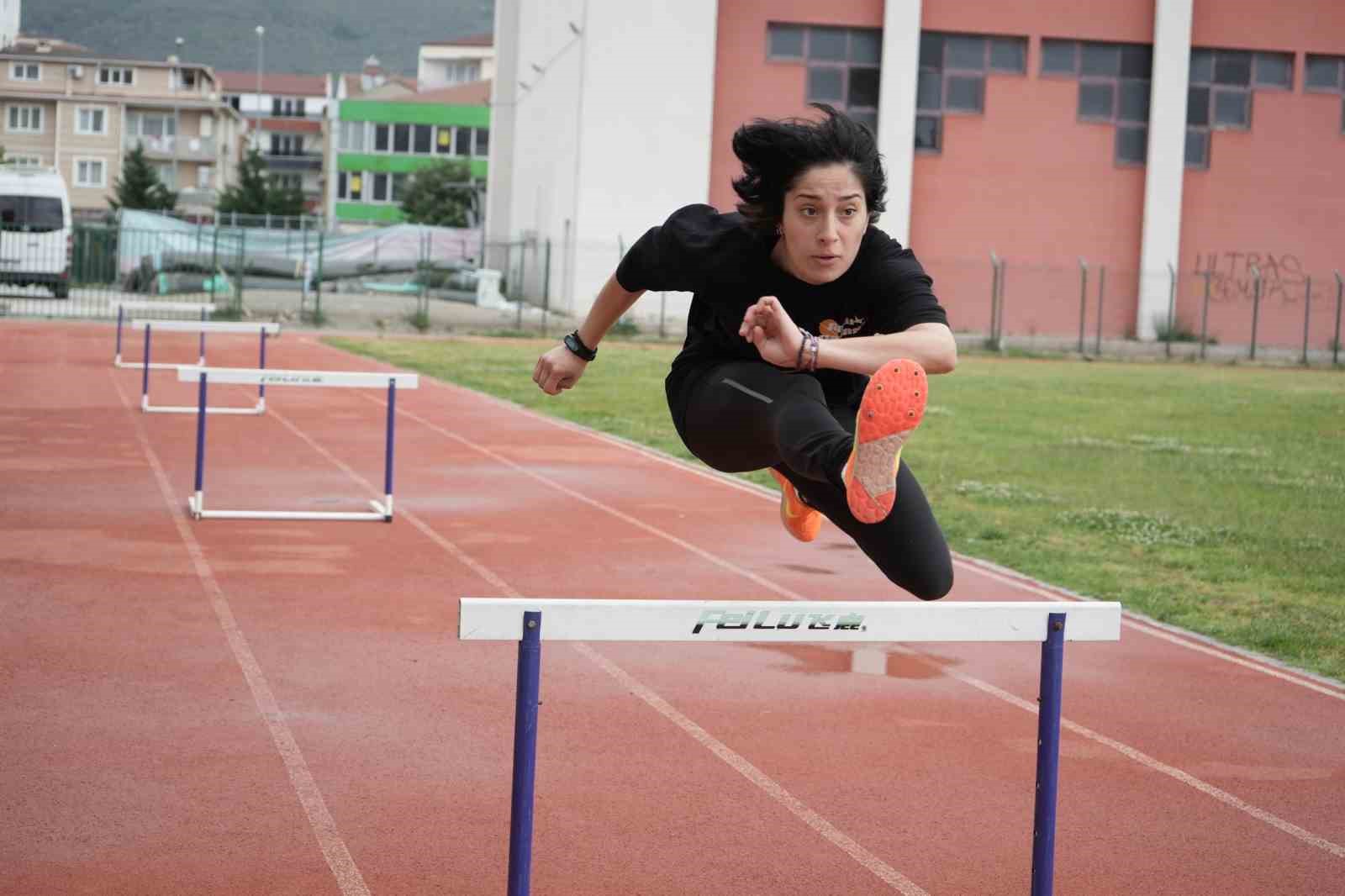 GEMLİK BELEDİYESPOR, ALTYAPIYA VERDİĞİ ÖNEMLE ÇEŞİTLİ DALLARDAKİ SPORCULARINI ULUSAL VE