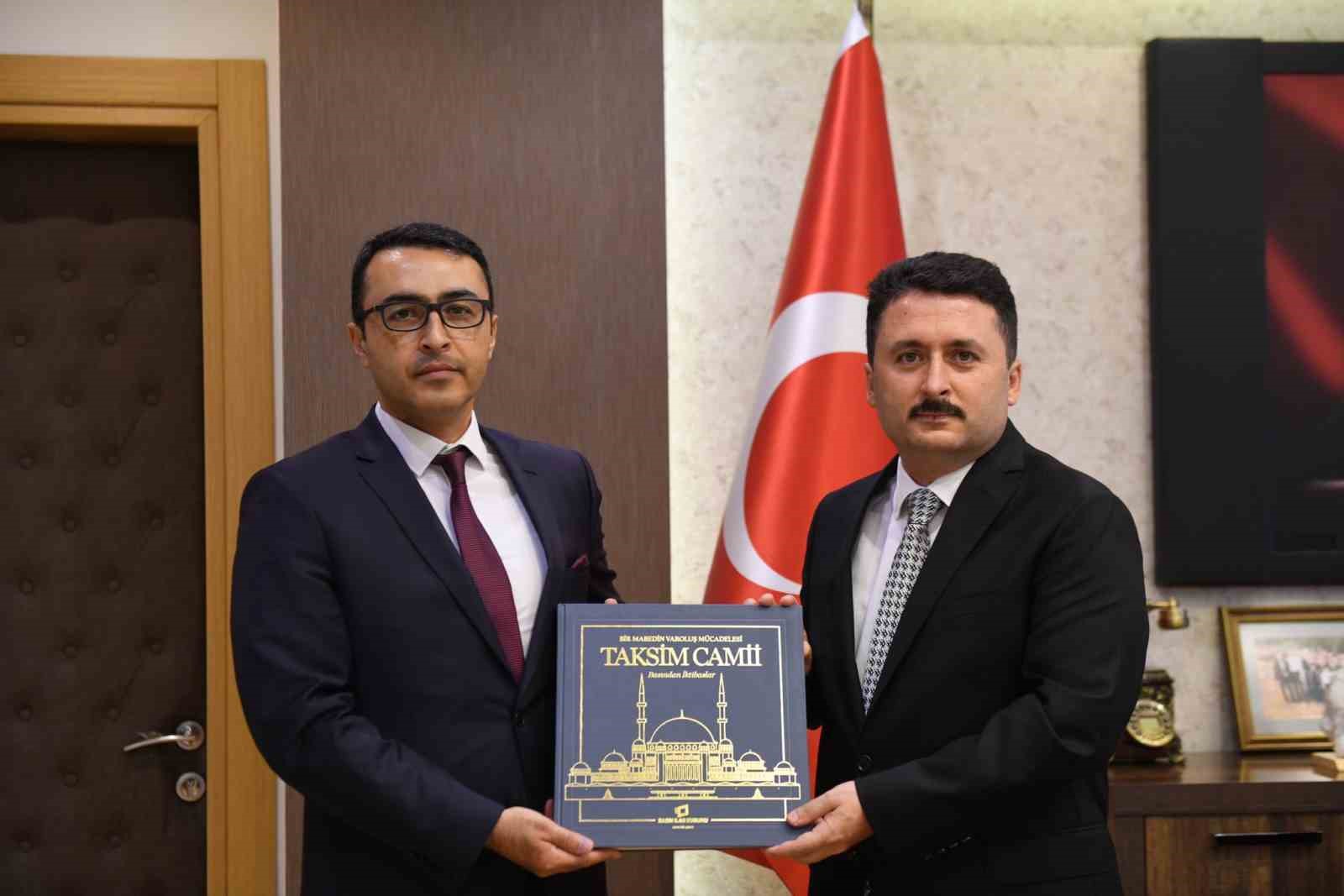 BİK Şube Müdürü Parlak’tan anlamlı hediye BİK ŞUBE MÜDÜRÜ PARLAK’TAN ANLAMLI HEDİYE