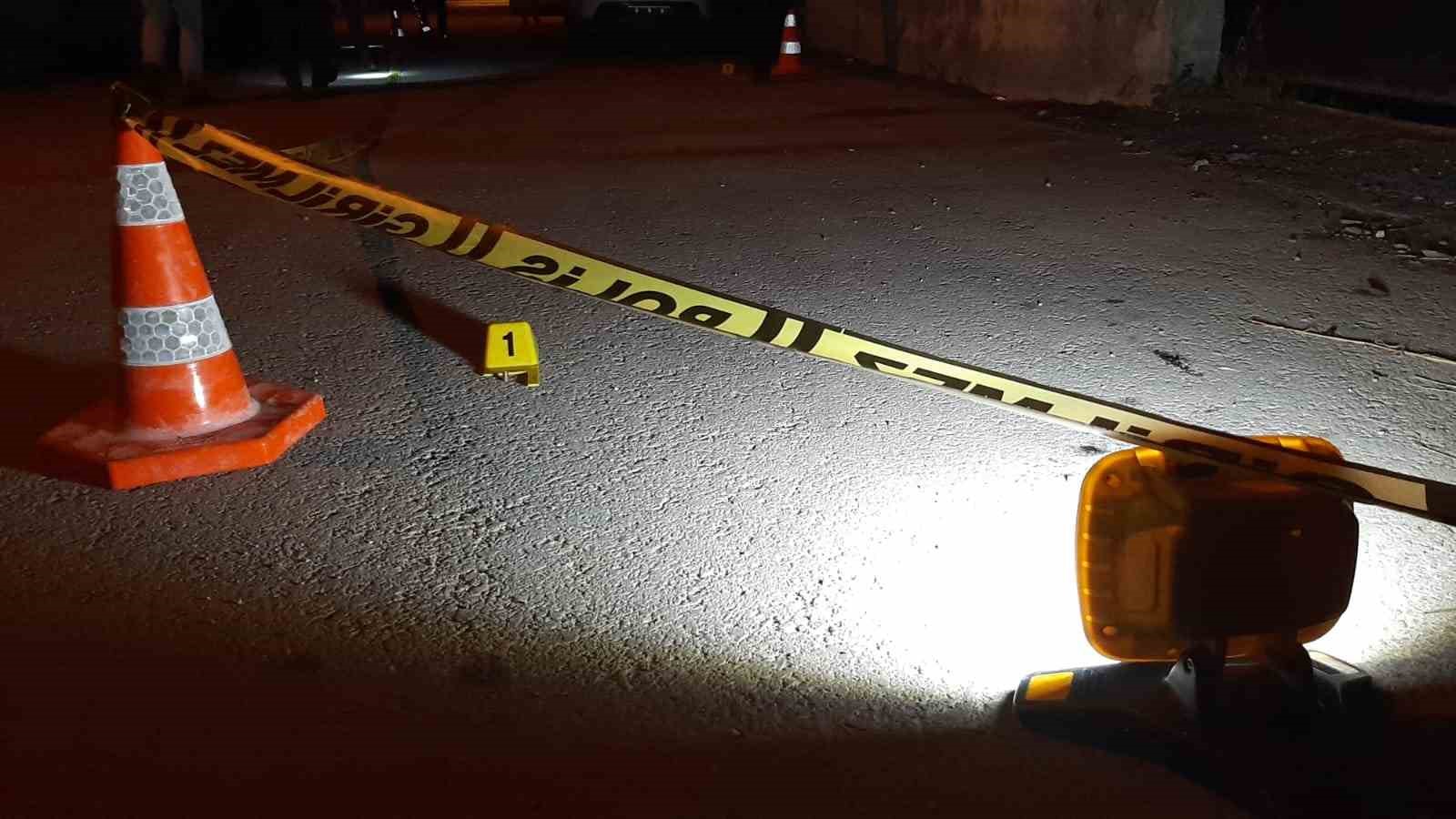 SAKARYA’NIN AKYAZI İLÇESİNDE İKİ GRUP ARASINDA ÇIKAN SÖZLÜ TARTIŞMA SİLAHLI