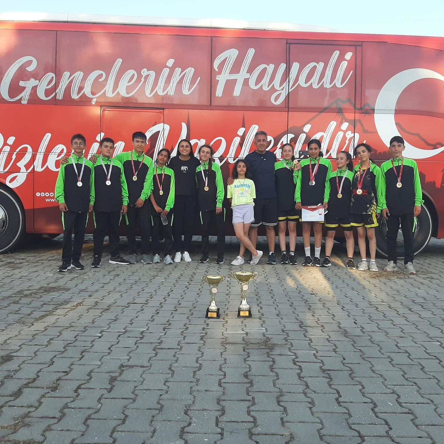 TÜRKİYE OKULLAR ARASI BİSİKLET ŞAMPİYONASI'NDA KAYSERİ, KIZLARDA 5. KEZ ÜST
