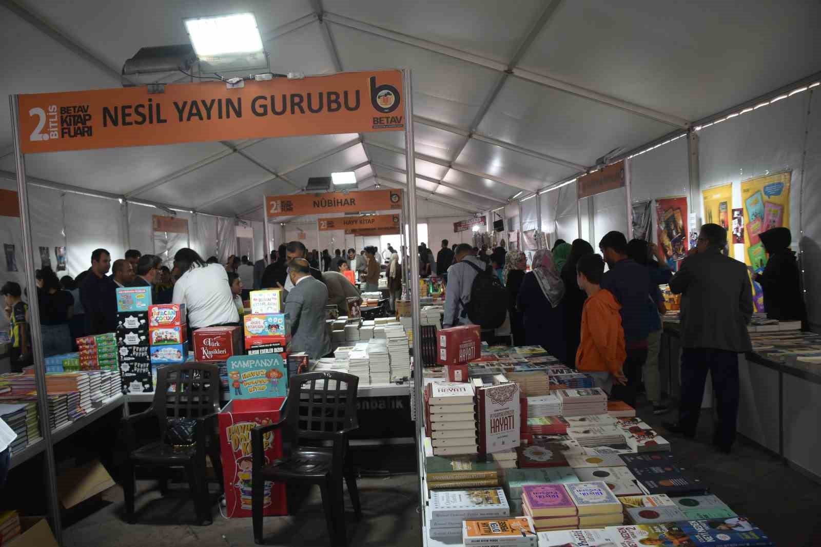 BİTLİS EĞİTİM VE TANITMA VAKFI (BETAV) TARAFINDAN BİTLİS’TE 2. KİTAP