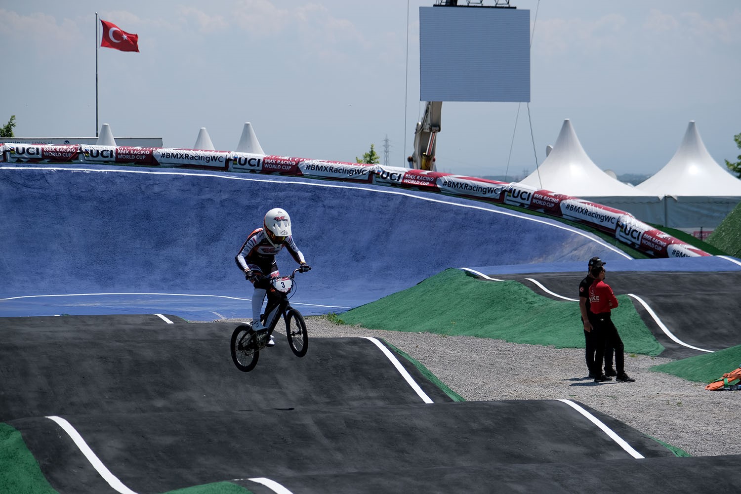 AYÇİÇEĞİ BİSİKLET VADİSİ’NDE 3-4 HAZİRAN TARİHLERİ GERÇEKLEŞTİRİLECEK UCI BMX RACİNG