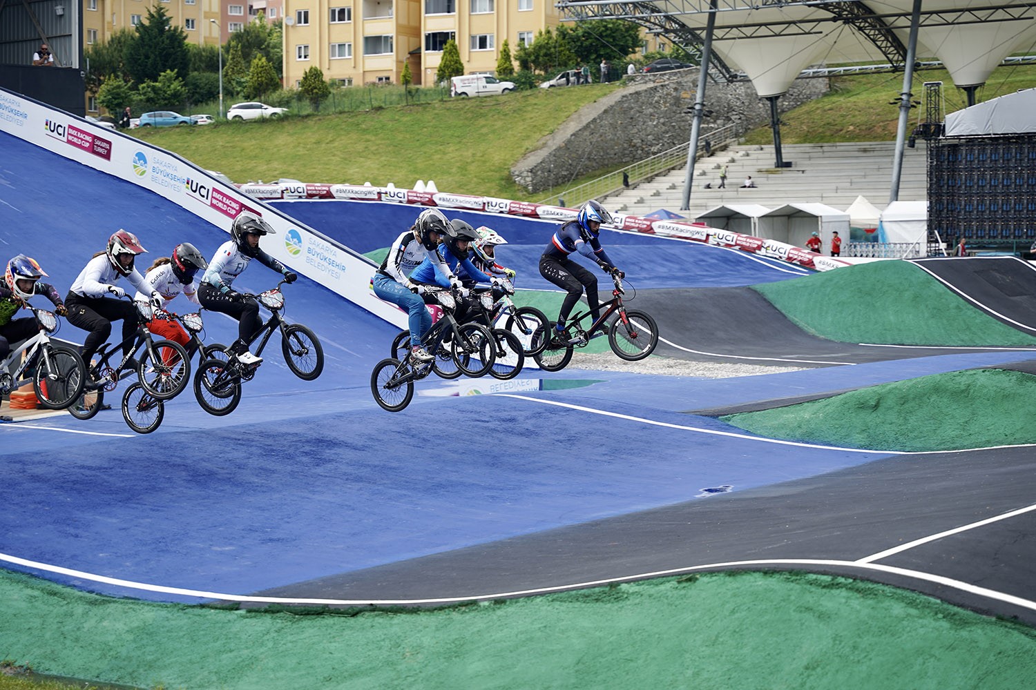 SAKARYA’NIN EV SAHİPLİĞİNDE BMX RACİNG WORLD CUP YARIŞLARI BİSİKLET FIRTINASI