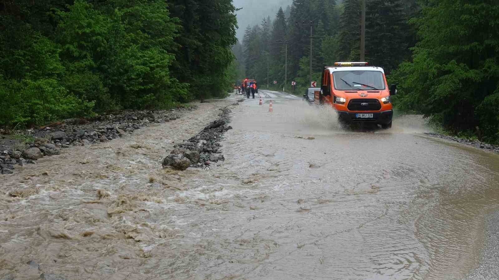BOLU’NUN DOĞA HARİKASI ABANT GÖLÜ MİLLİ PARKI YOLUNDA SABAH SAATLERİNDEN