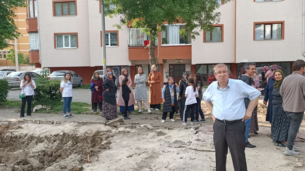 BOLU’NUN KÜLTÜR MAHALLESİ’NDE BULUNAN OYUN PARKININ BİR KISMINA MUHTARLIK BİNASI