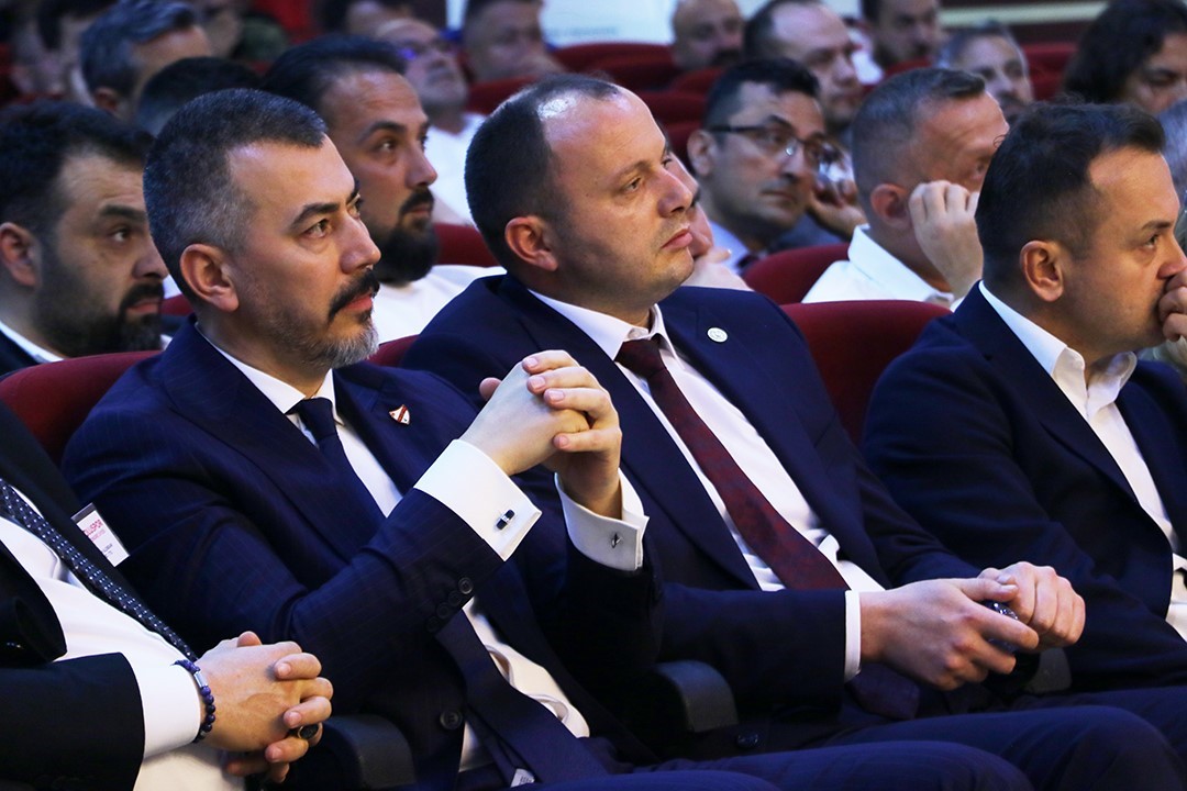 BOLUSPOR OLAĞANÜSTÜ KONGRESİNİ GERÇEKLEŞTİRDİ. MEVCUT BAŞKAN SAVAŞ ABAK'IN KARŞISINA ADAY