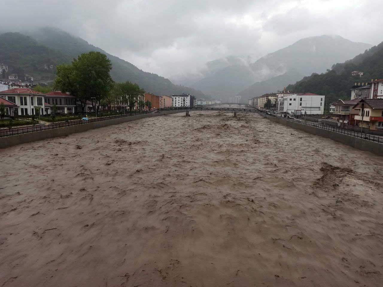 KASTAMONU’NUN BOZKURT İLÇESİNDE SAĞANAK YAĞIŞ ETKİLİ OLDU
