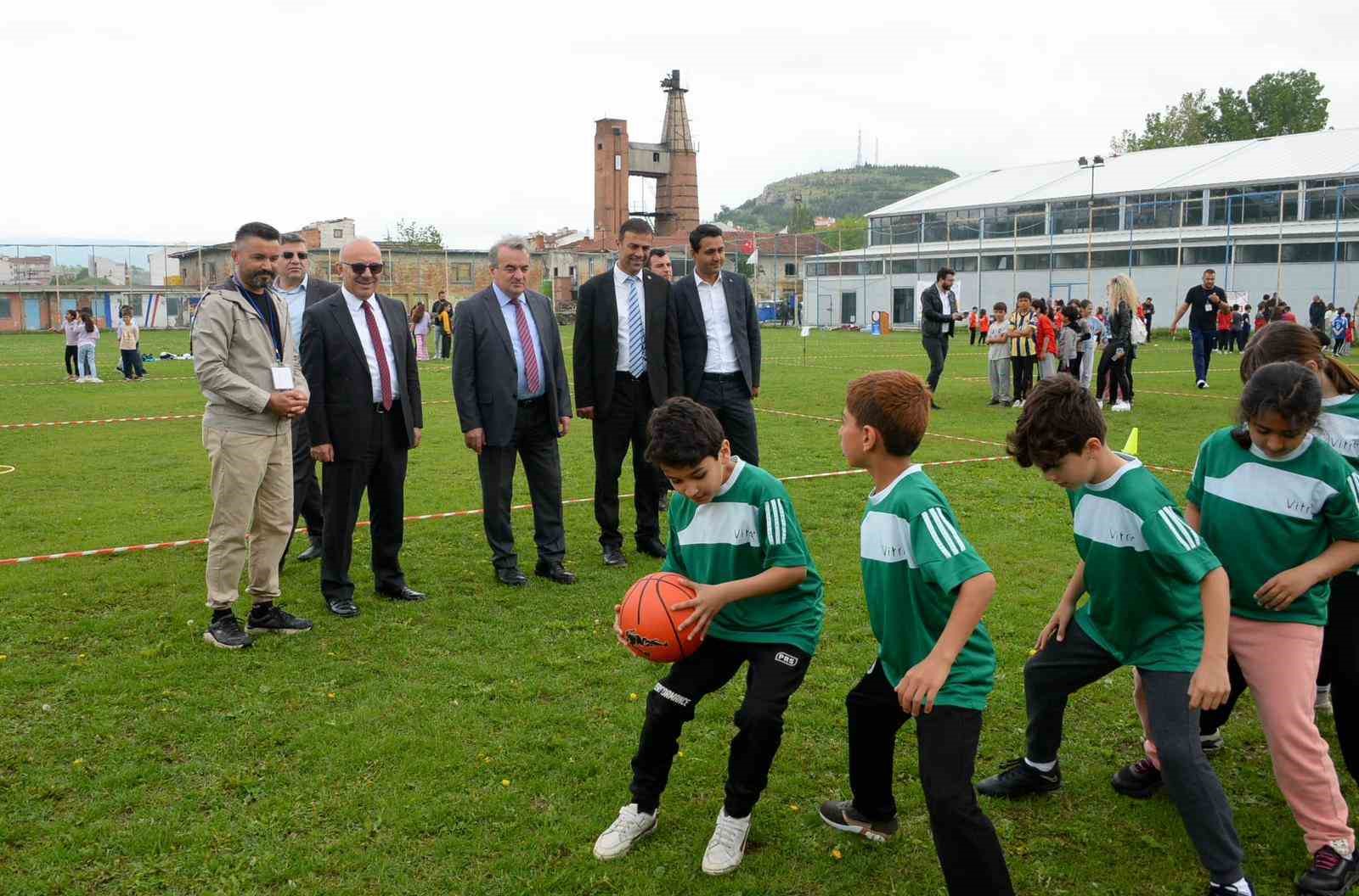 BOZÜYÜK FİZİKSEL ETKİNLİKLER ŞENLİĞİ BAŞLADI